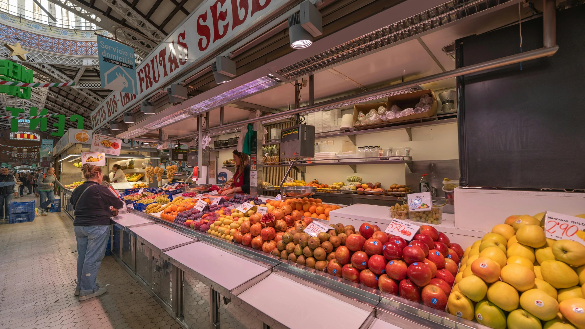 cupula y arquitectura del mercado central de valencia