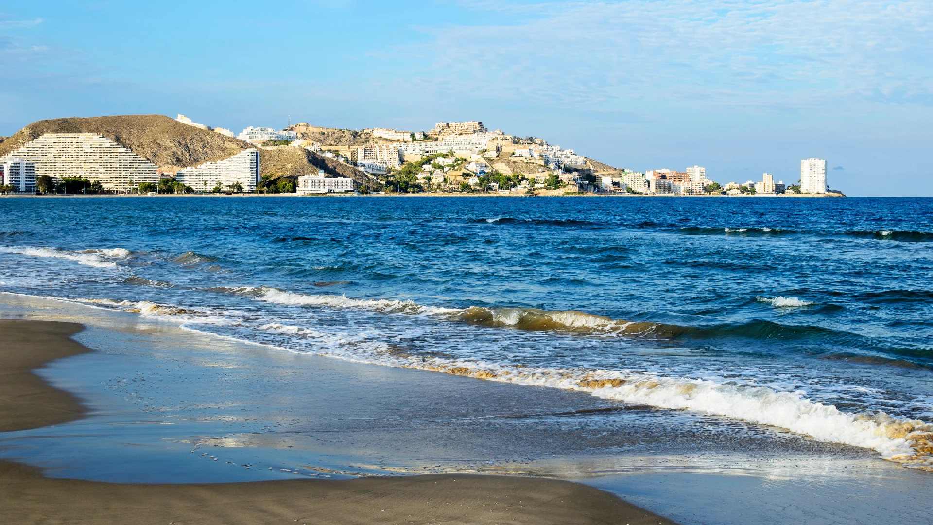 playa de san antonio y castillo de cullera