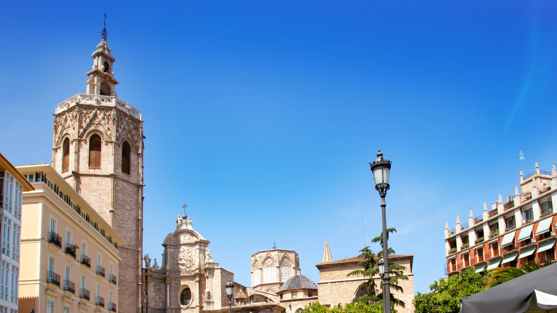 torre de miguelete y catedral de valencia